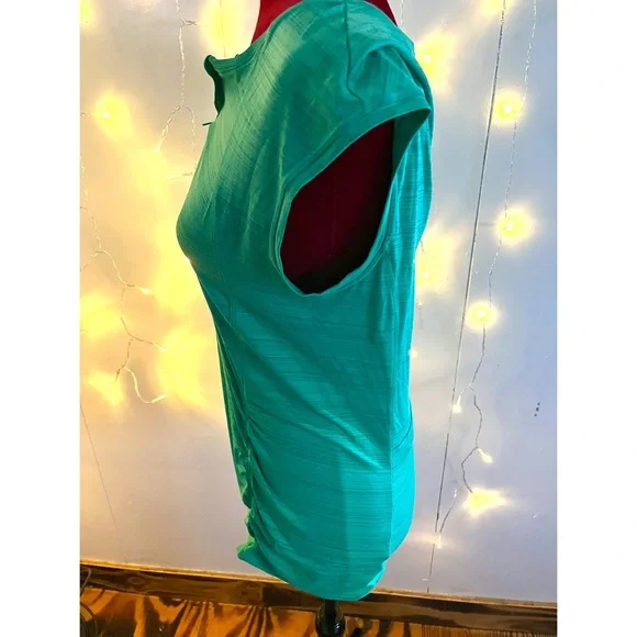 🔒SOLD🔒 Athletha | Green Top | Great Condition | Size M - Picture 3 of 7